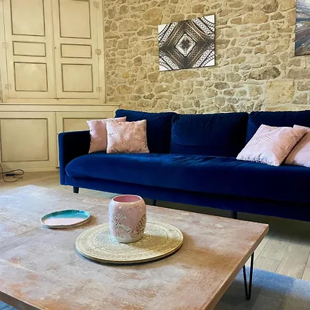 Hébergement de vacances De Charme En Pierre Pour 12 Personnes En Dordogne, Piscine Privée